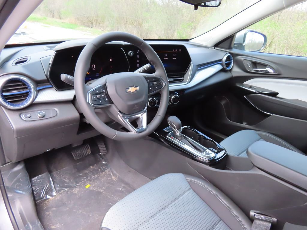 New 2026 Chevrolet Trax LT w/ Driver Confidence Package image 17