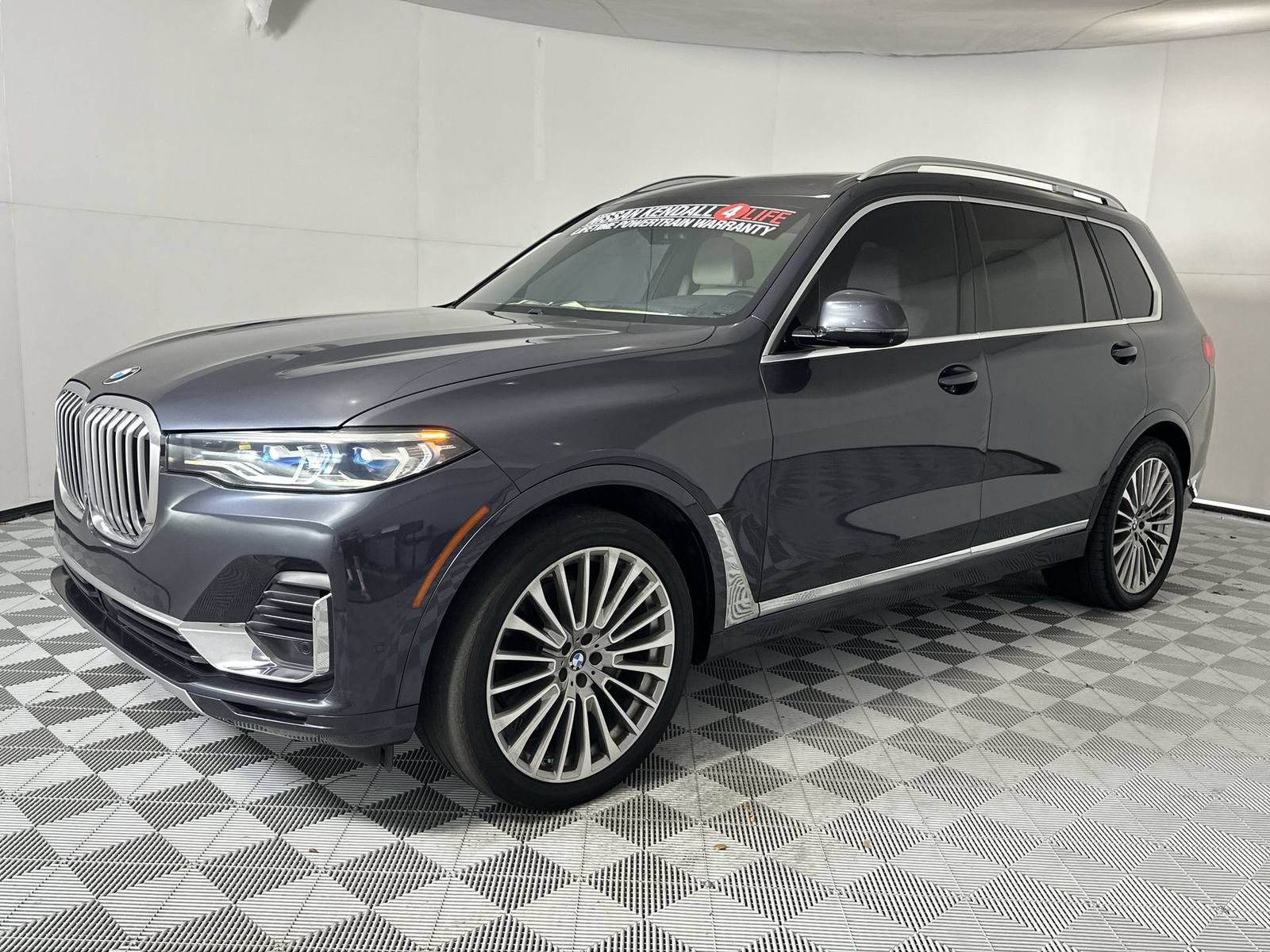 Used 2019 BMW X7 xDrive50i w/ Executive Package AWD/4WD image 4