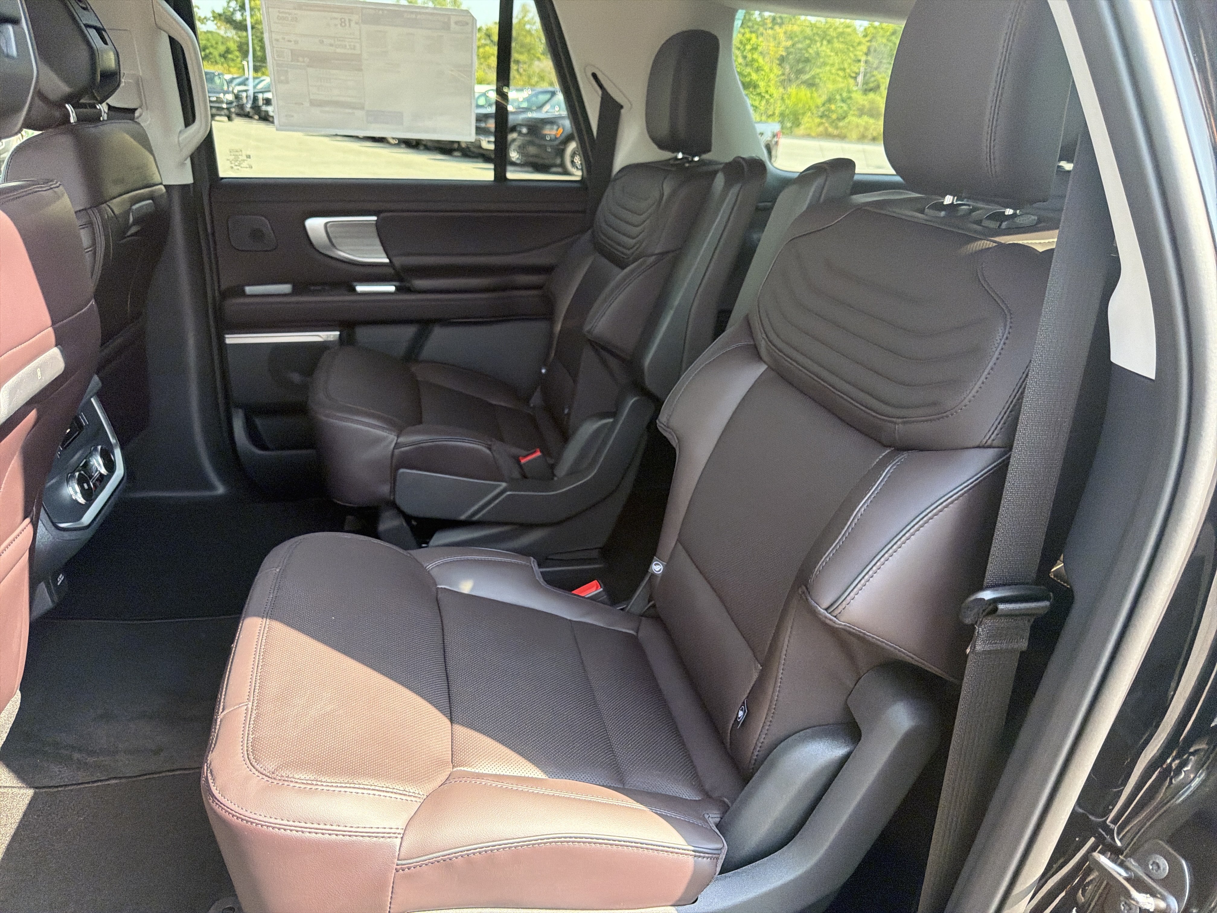 New 2027 Ford Expedition Max Platinum w/ Platinum Ultimate Package AWD/4WD image 13