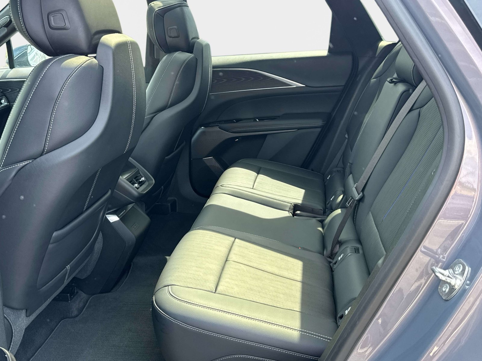Certified 2024 Cadillac Lyriq Luxury AWD/4WD image 17