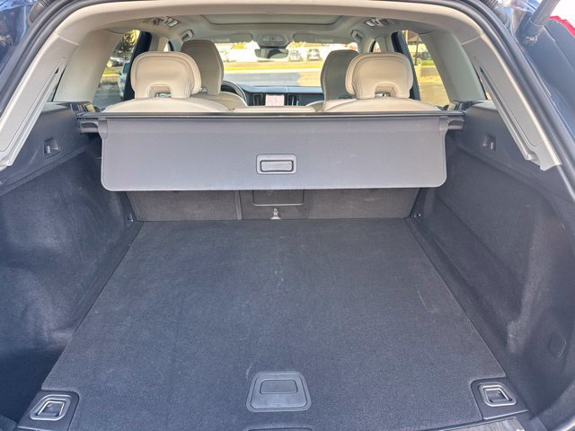 Used 2023 Volvo XC60 B5 Plus w/ Protection Package Premier AWD/4WD image 7