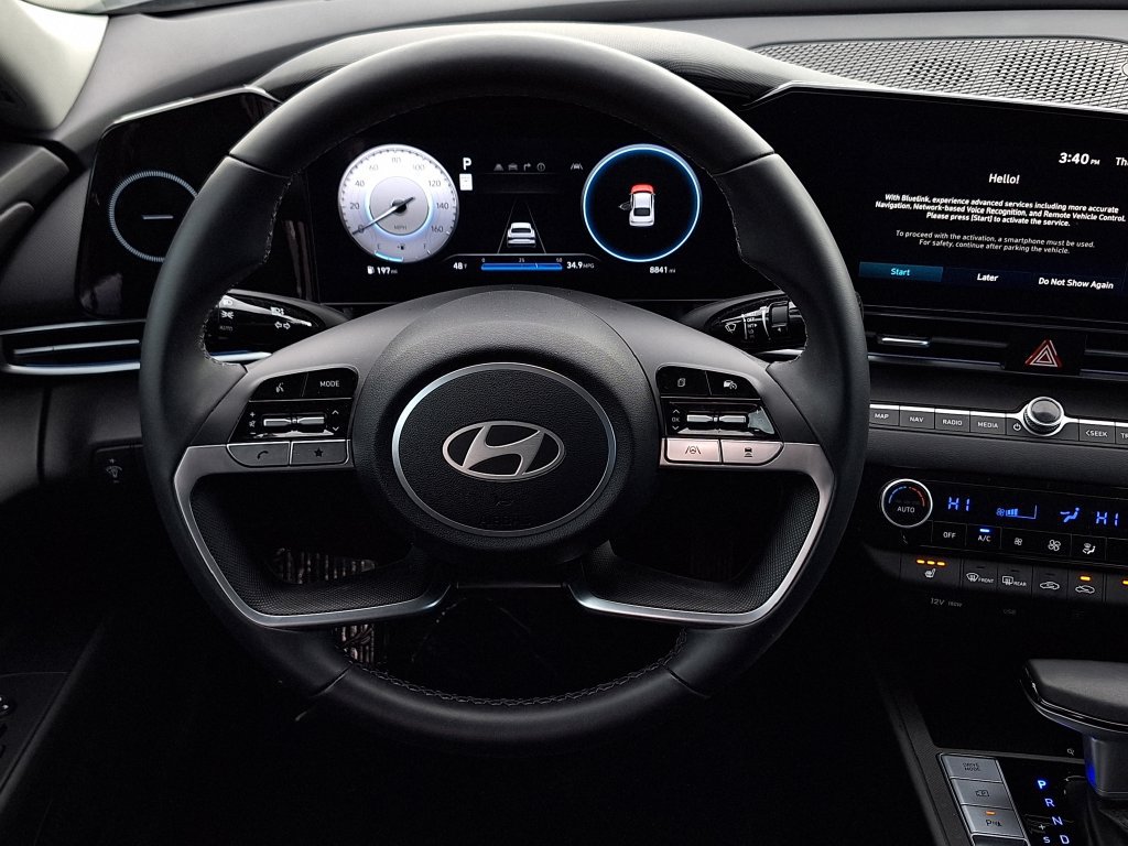 Certified 2024 Hyundai Elantra Limited FWD image 15
