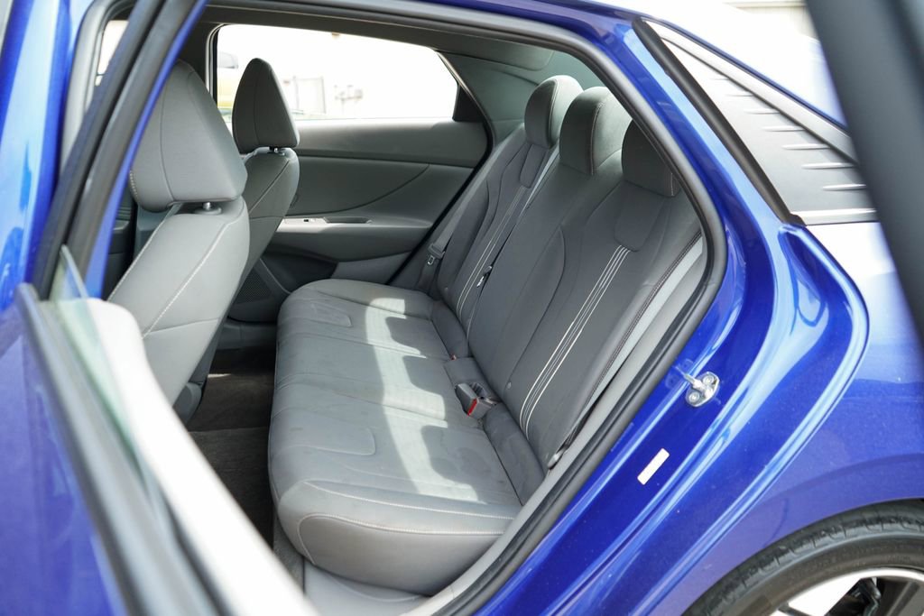 Used 2023 Hyundai Elantra SEL w/ Convenience Package image 31