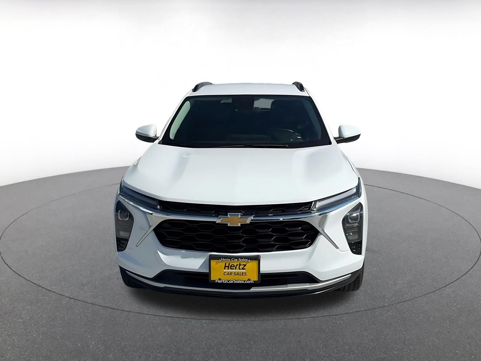 Used 2025 Chevrolet Trax LT w/ LT Convenience Package FWD image 4