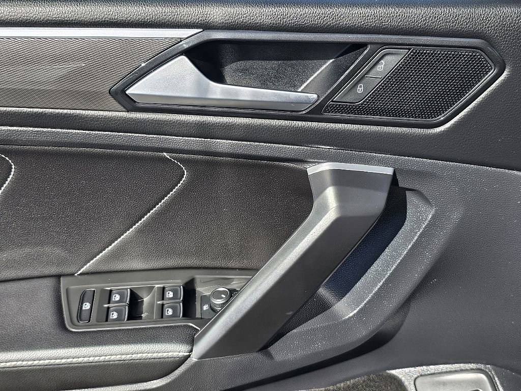 Used 2024 Volkswagen Tiguan SE R-Line image 26