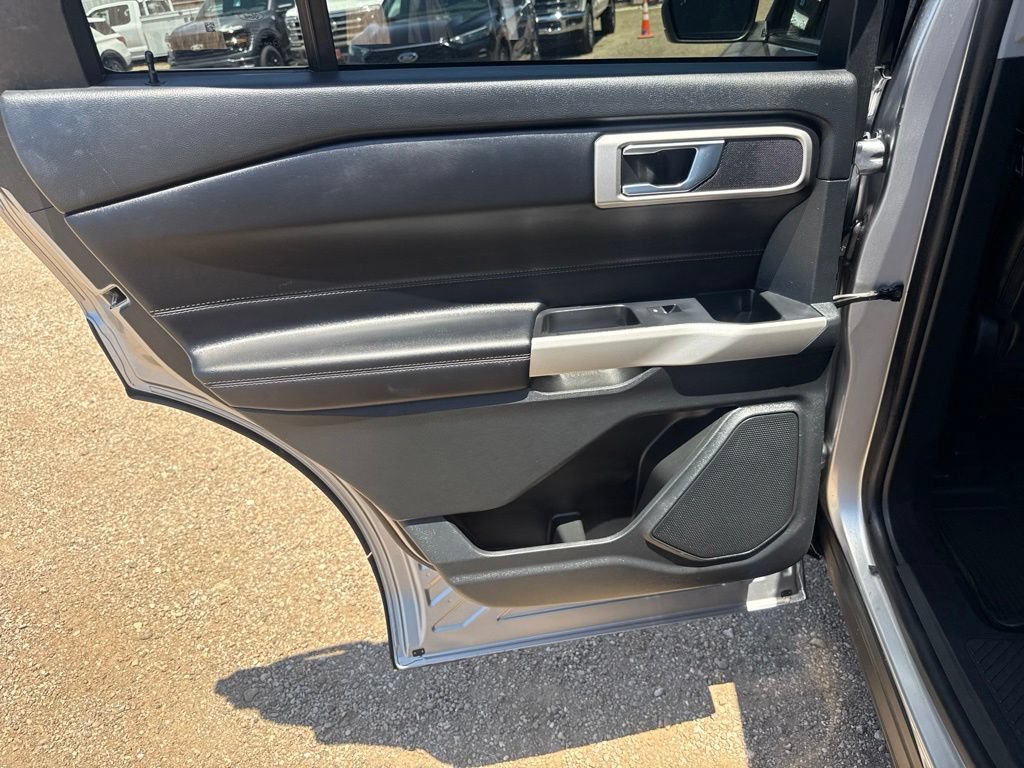 Used 2021 Ford Explorer XLT w/ Equipment Group 202A RWD image 28