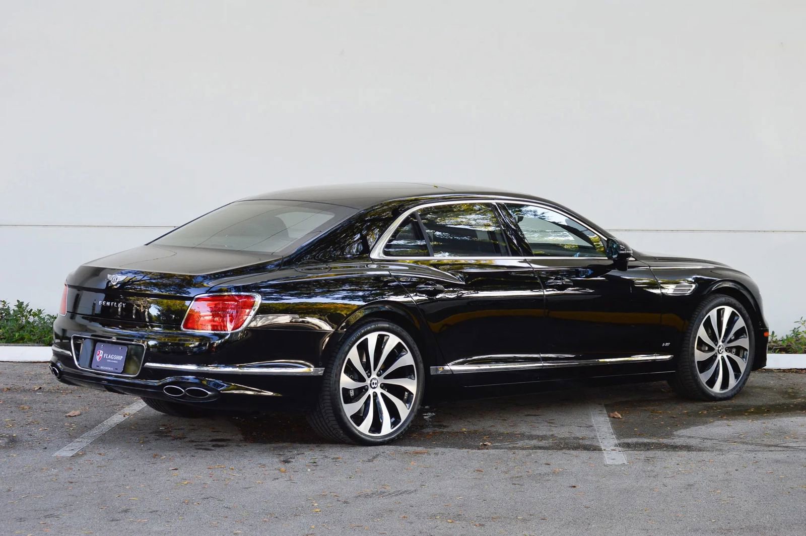 Used 2022 Bentley Flying Spur V8 image 15