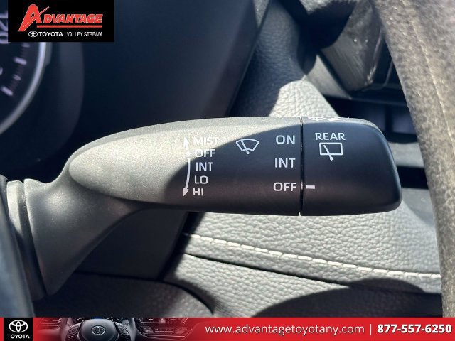 Used 2021 Toyota RAV4 LE AWD/4WD image 28