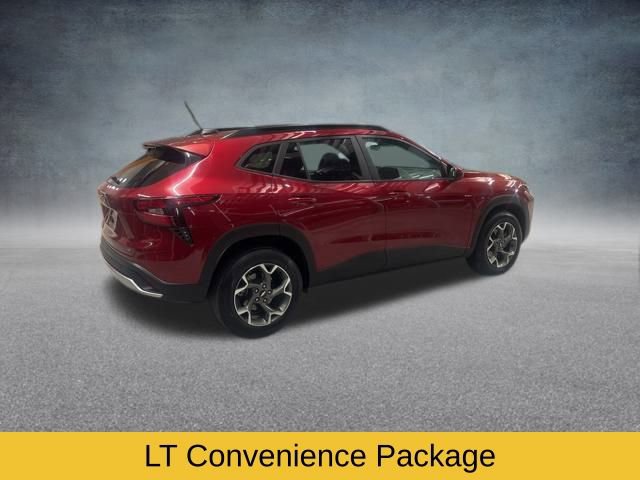 Used 2025 Chevrolet Trax LT w/ LT Convenience Package image 6
