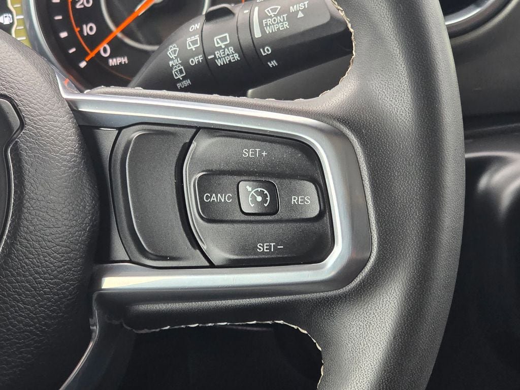 Used 2023 Jeep Wrangler Unlimited Sahara AWD/4WD image 17