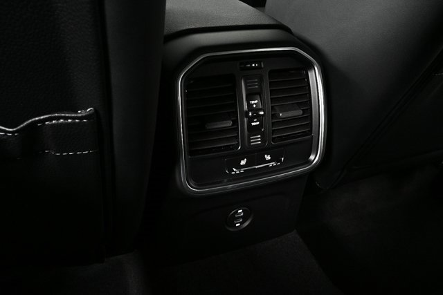 New 2026 Porsche Macan image 22