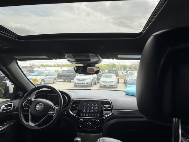 Used 2020 Jeep Grand Cherokee Altitude AWD/4WD image 6