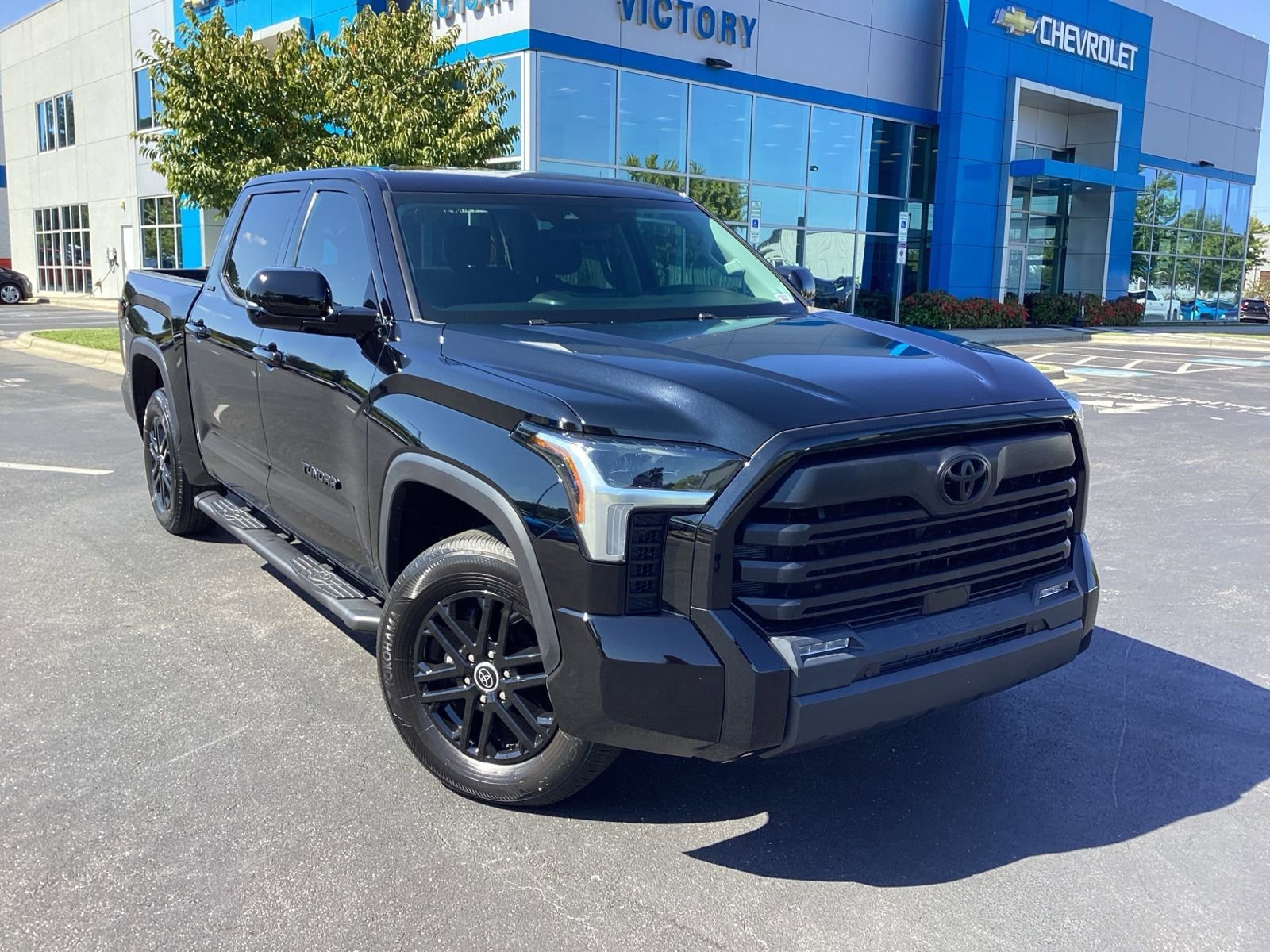 Used 2022 Toyota Tundra SR5 w/ Convenience Package image 8