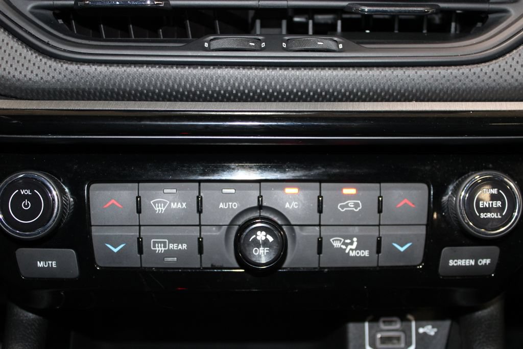 Used 2025 Jeep Compass Trailhawk AWD/4WD image 36