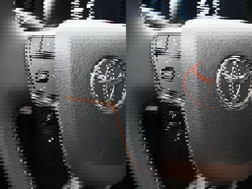 New 2025 Toyota Crown Signia image 18