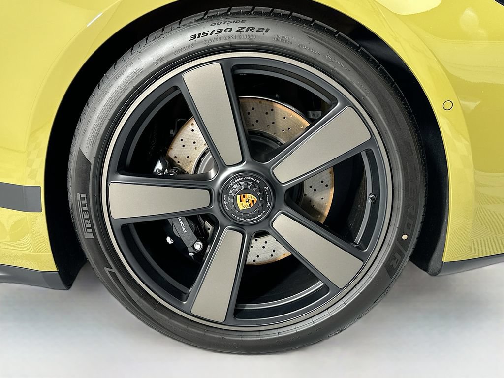 New 2026 Porsche 911 GTS RWD image 31