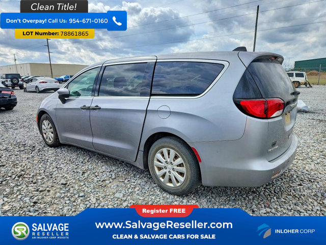 Used 2018 Chrysler Pacifica L image 3