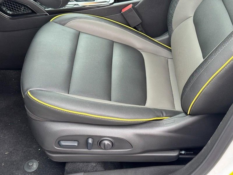 Used 2025 Chevrolet TrailBlazer ACTIV w/ Convenience Package image 16