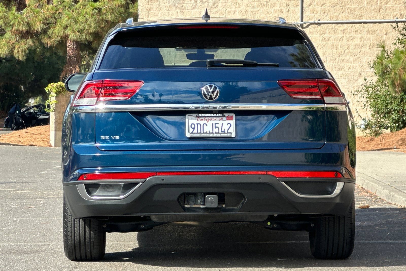 Used 2023 Volkswagen Atlas Cross Sport SE FWD image 4