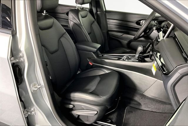 New 2026 Jeep Compass Latitude AWD/4WD image 11