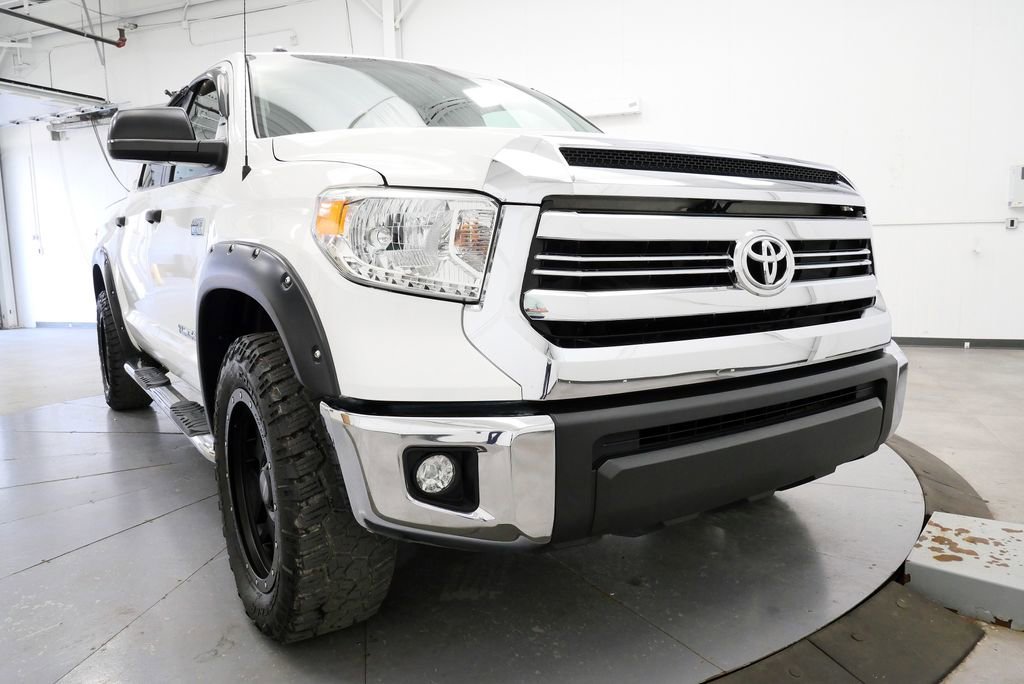 Used 2017 Toyota Tundra SR5 w/ SR5 Upgrade Package image 38