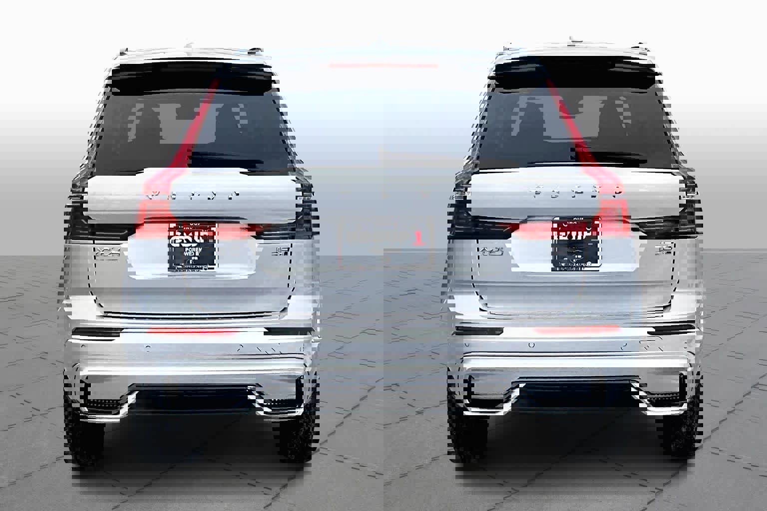 Certified 2023 Volvo XC60 B5 Plus w/ Climate Package image 5