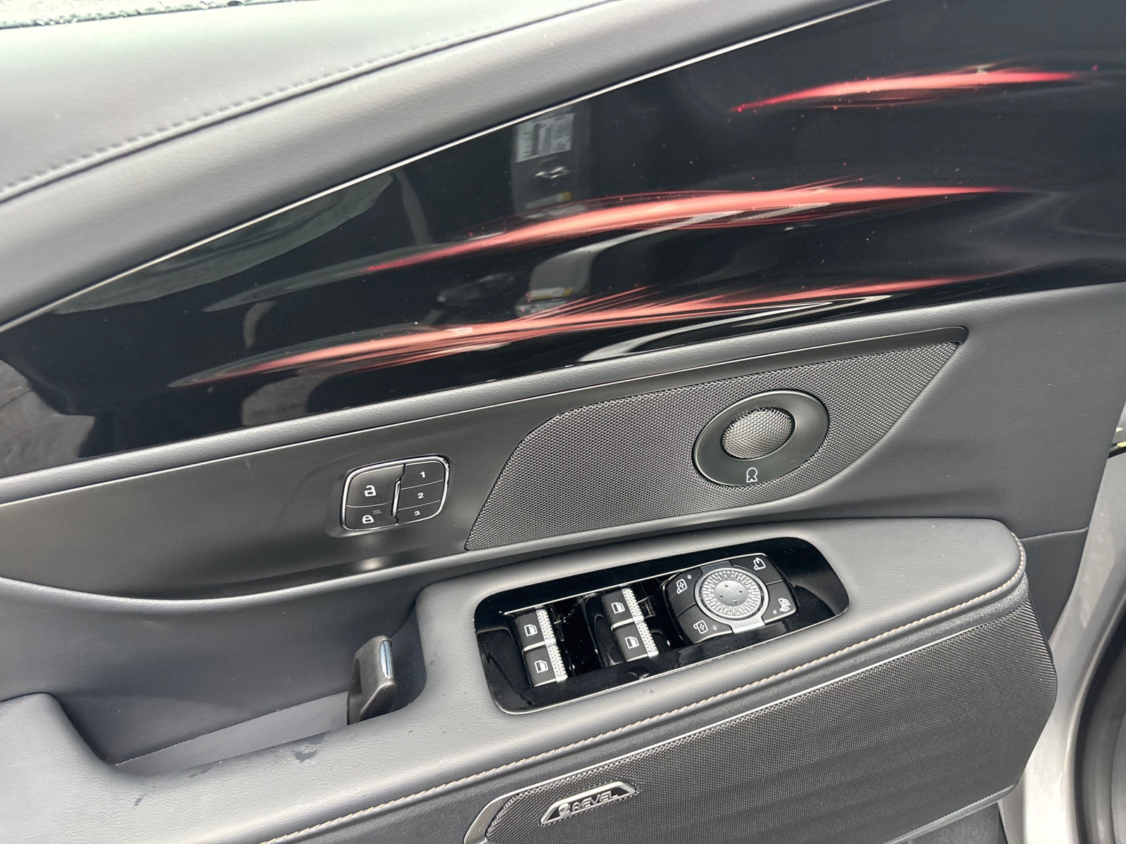 New 2026 Lincoln Nautilus Reserve AWD/4WD image 12