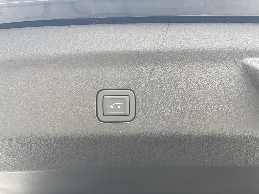 New 2025 Chevrolet Tahoe High Country image 16