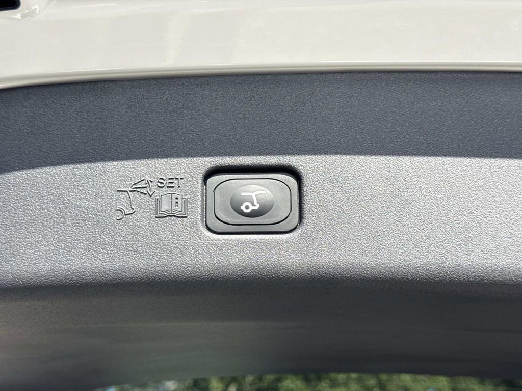 New 2026 Lincoln Nautilus Premier w/ Equipment Group 102A image 12