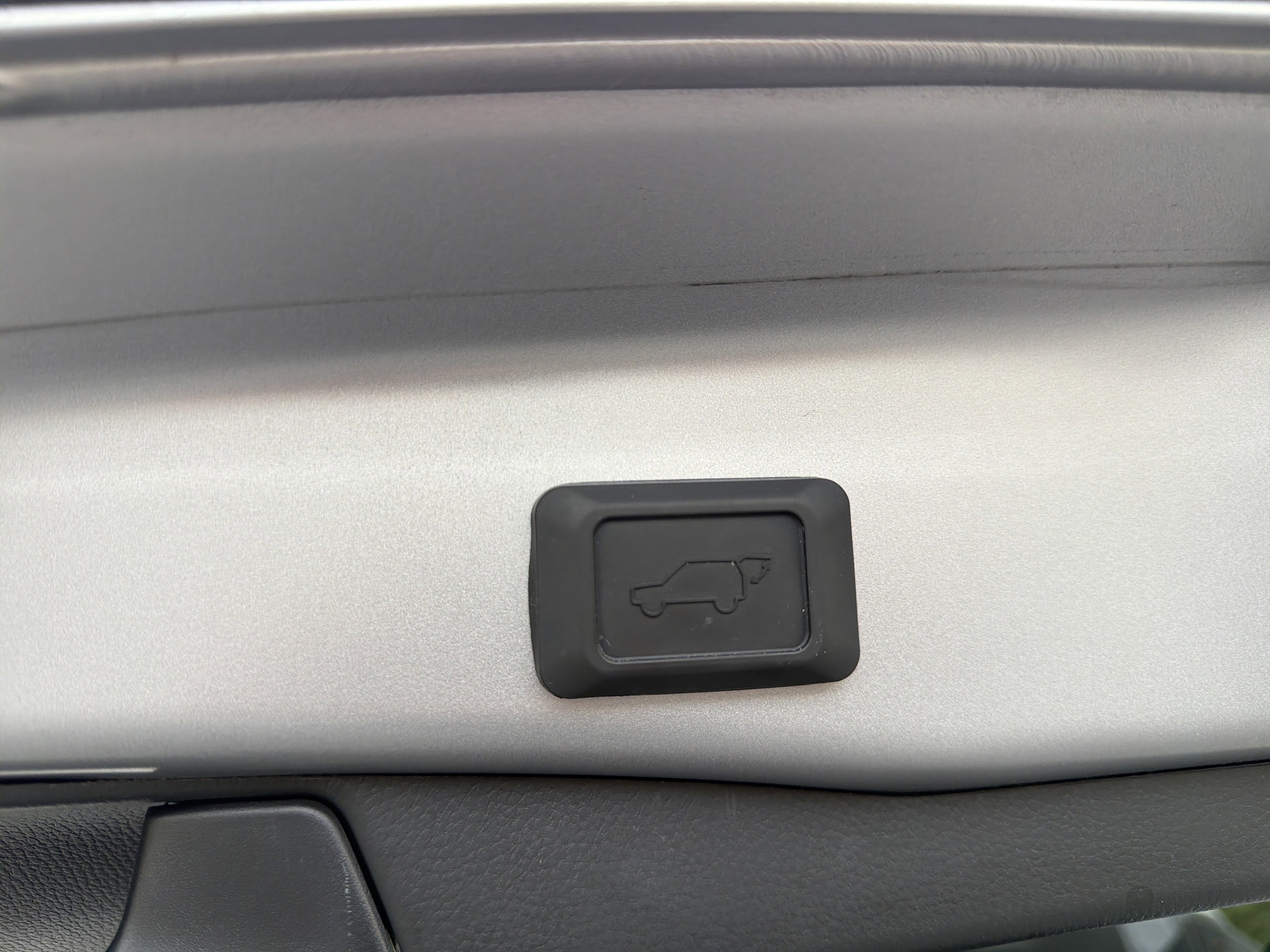 Used 2024 Toyota RAV4 SE w/ Convenience Package AWD/4WD image 19