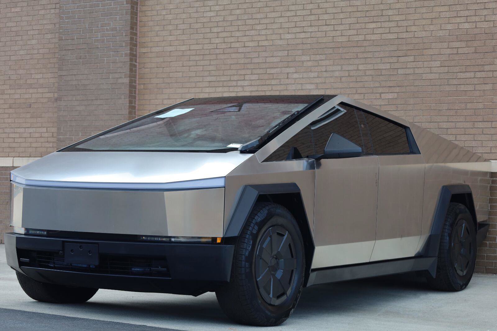 Used 2025 Tesla Cybertruck Cyberbeast AWD/4WD image 5