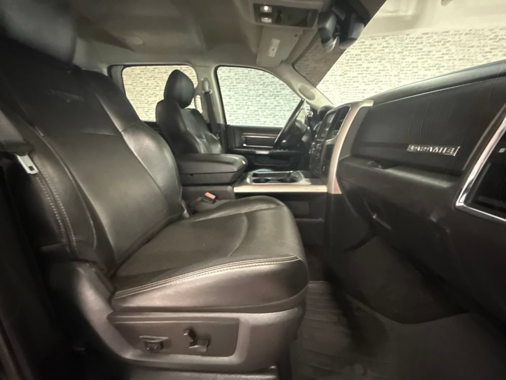 Used 2017 RAM 3500 Laramie w/ Convenience Group AWD/4WD image 11
