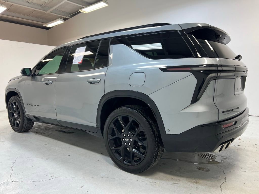 Used 2024 Chevrolet Traverse RS image 11