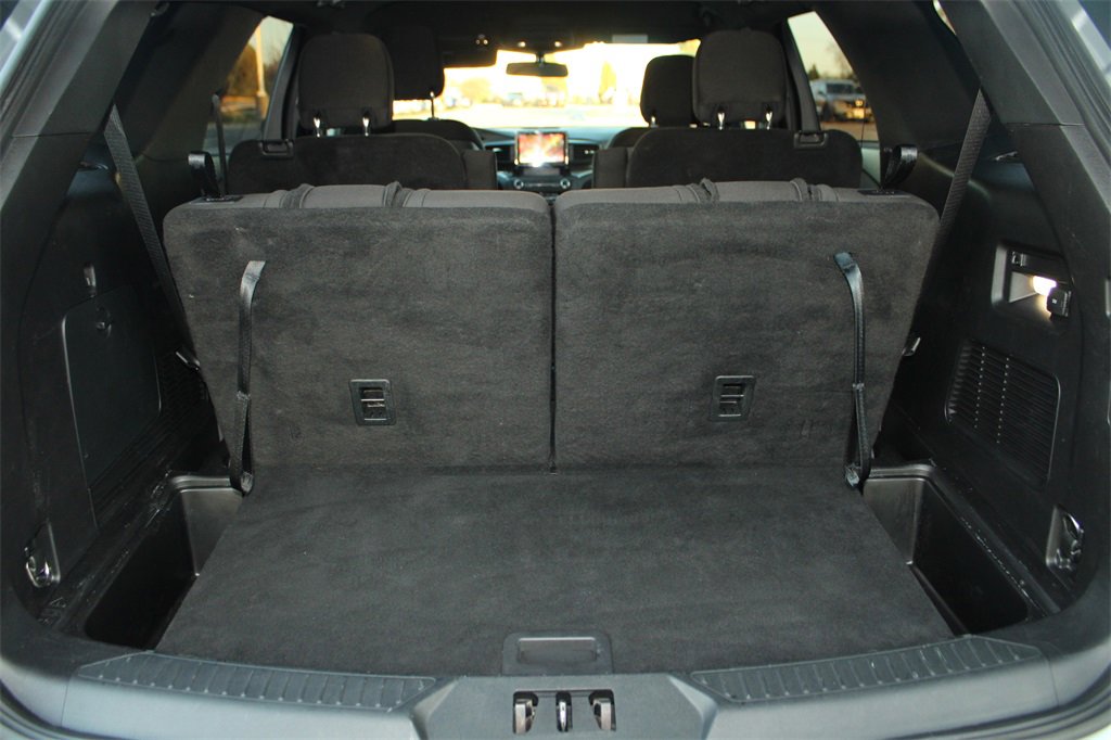 Used 2020 Ford Explorer XLT w/ Comfort Package image 35