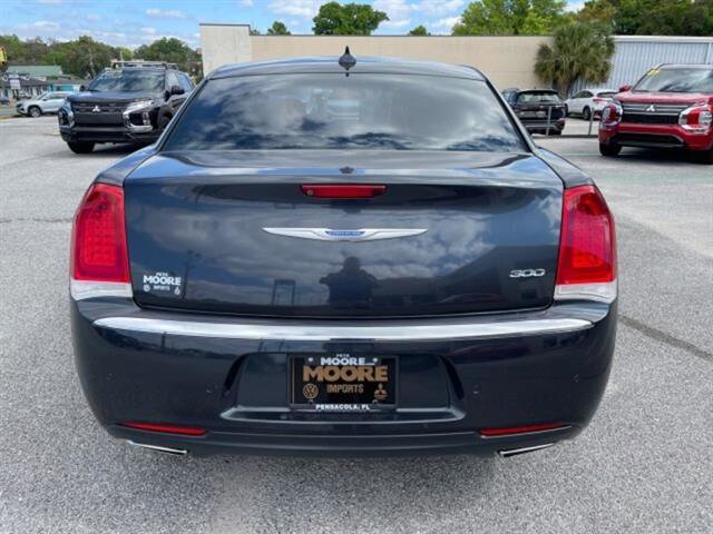 Used 2019 Chrysler 300 Touring L w/ Quick Order Package 22F image 5