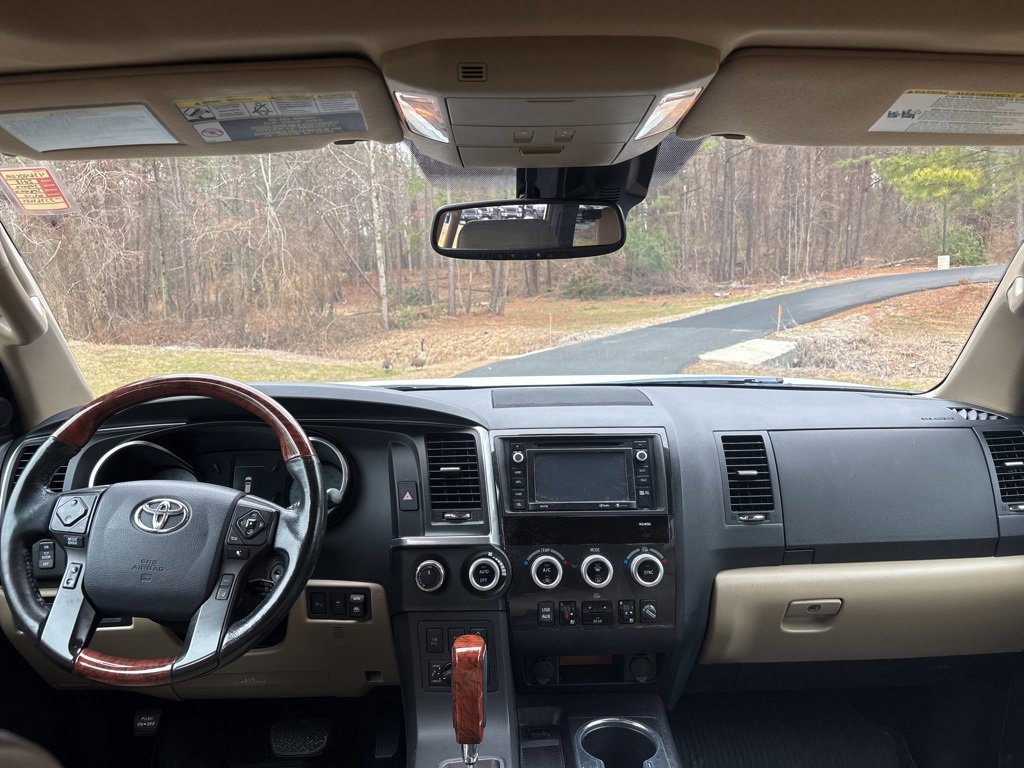 Used 2018 Toyota Sequoia Platinum image 31