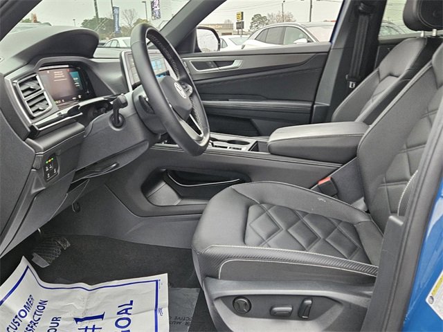 Certified 2025 Volkswagen Atlas Cross Sport SE image 5
