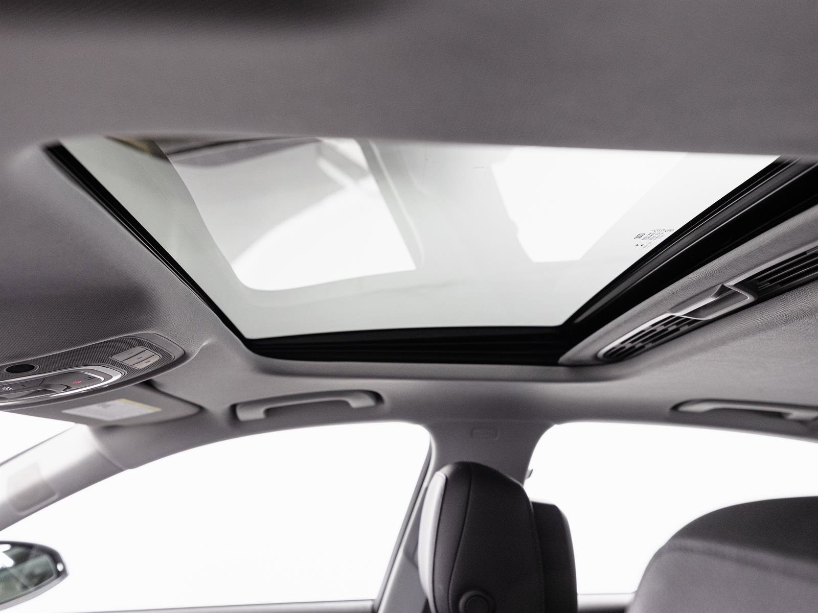 Used 2017 Audi A4 2.0T Premium Plus w/ Premium Plus Package image 5