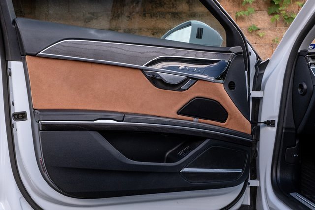 Used 2022 Audi A8 L 3.0T image 10