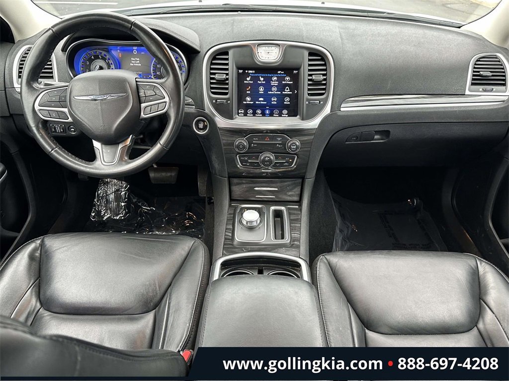 Used 2021 Chrysler 300 Touring L image 12