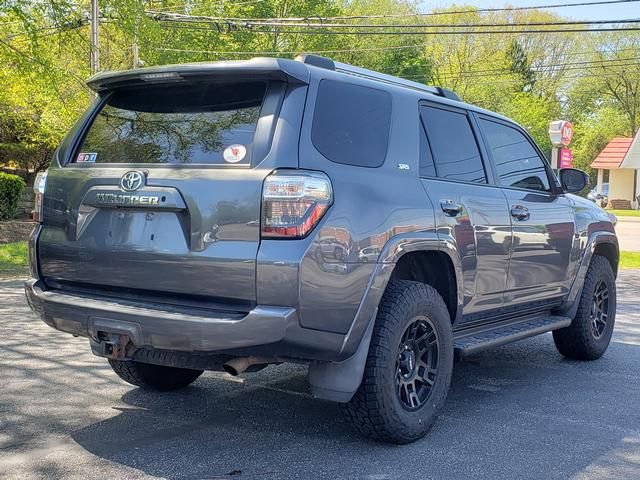 Used 2020 Toyota 4Runner SR5 AWD/4WD image 3