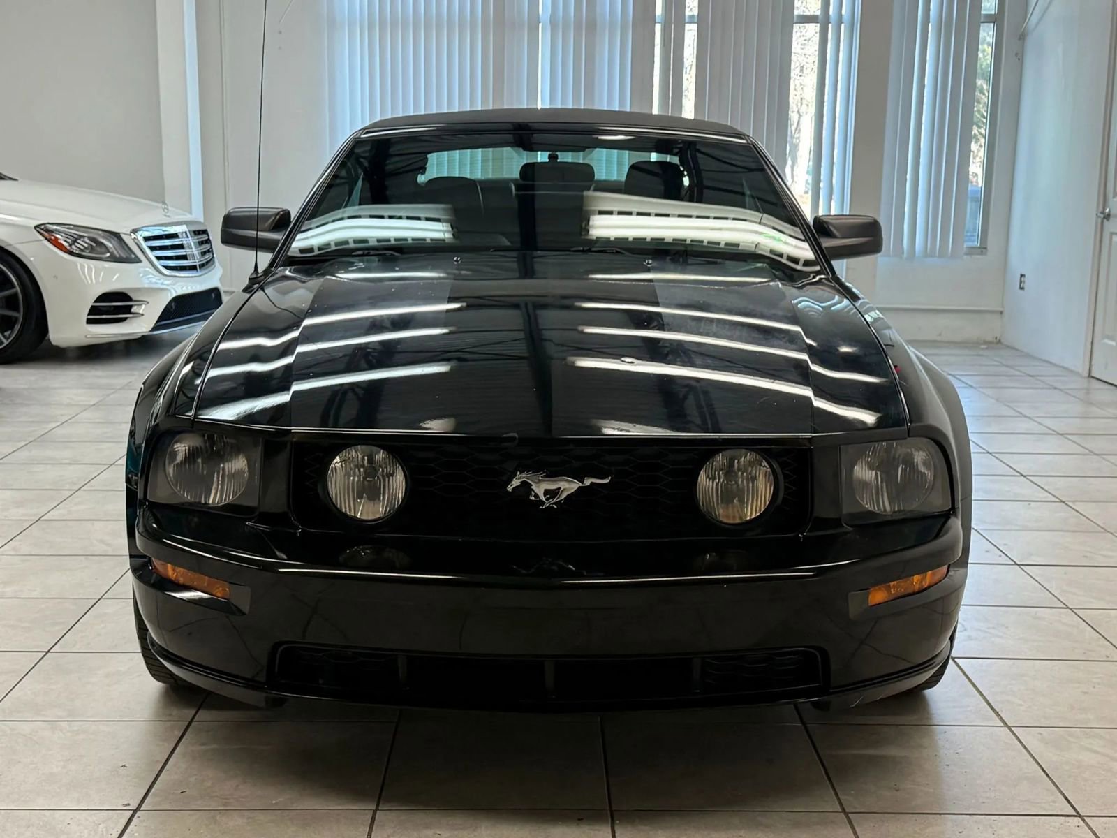 Used 2005 Ford Mustang GT image 2