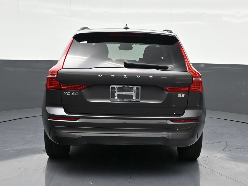 Certified 2023 Volvo XC60 B5 Core image 5