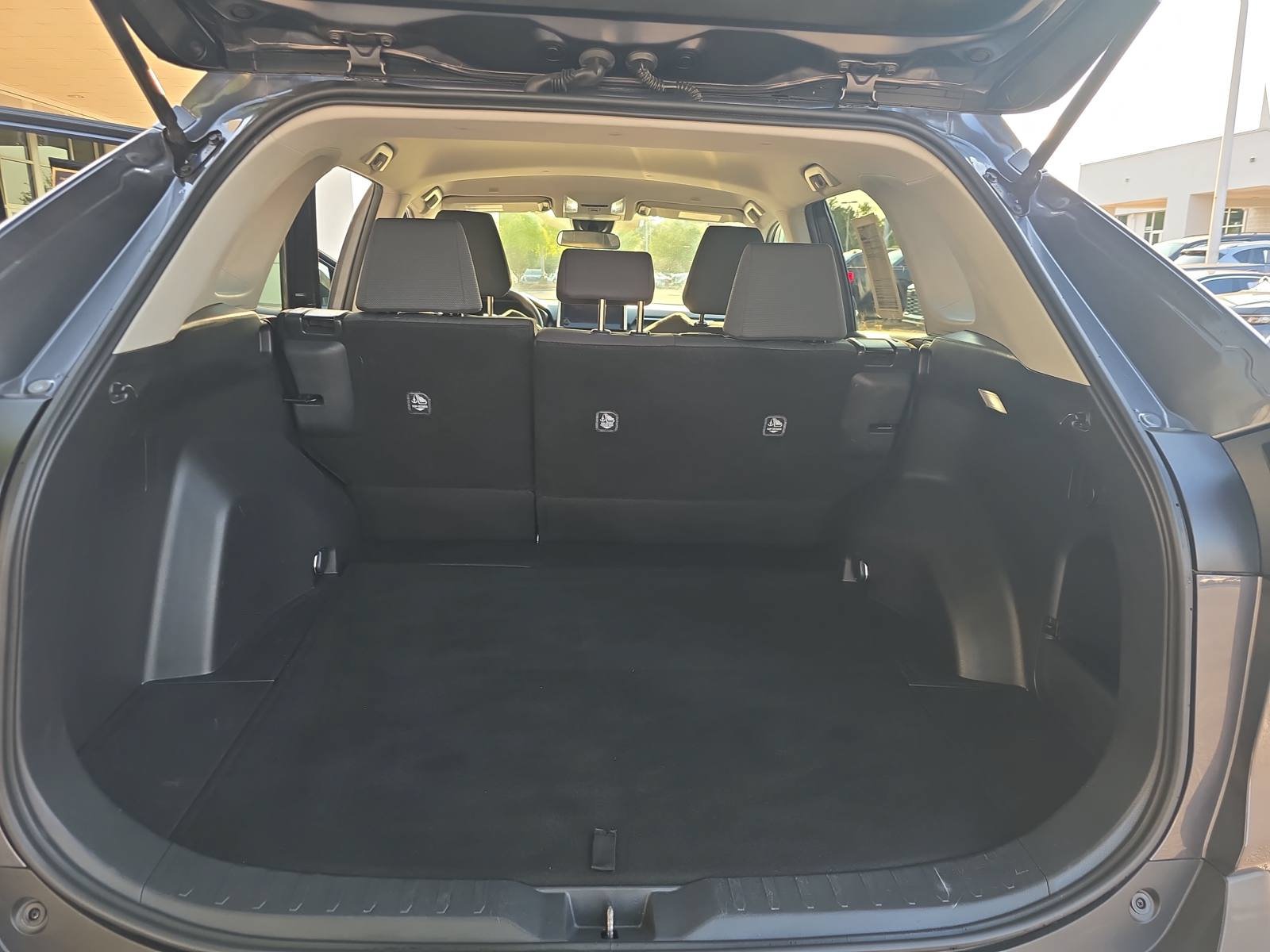 Used 2024 Toyota RAV4 XLE FWD image 12