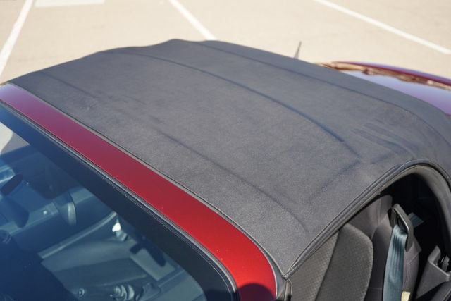 Used 2006 MAZDA MX-5 Miata Sport w/ Appearance Pkg RWD image 33