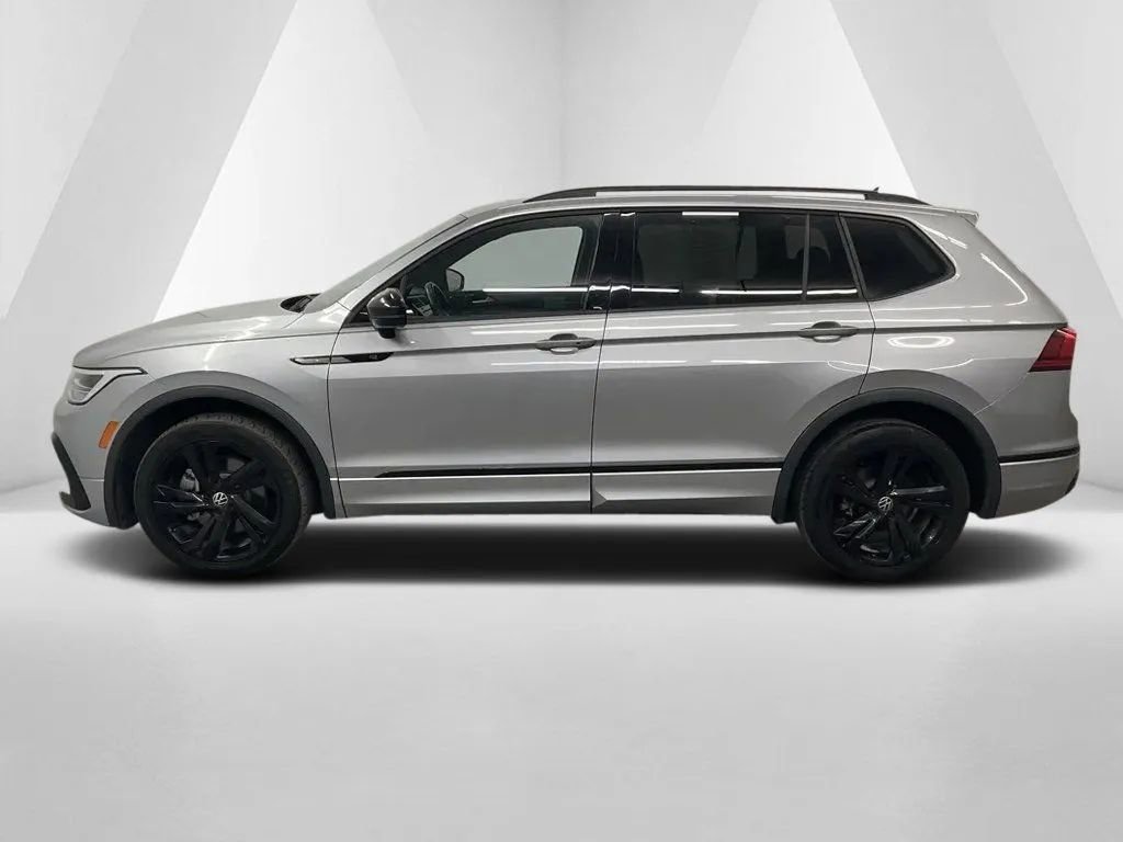 Used 2024 Volkswagen Tiguan SE R-Line image 4