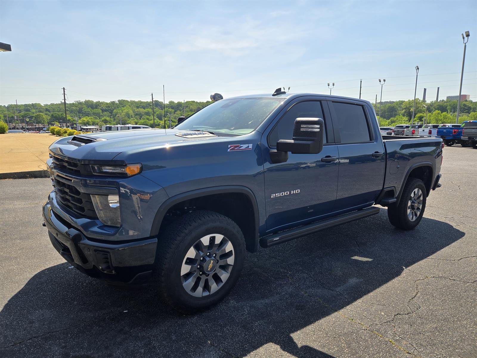Used 2025 Chevrolet Silverado 2500 Custom w/ Custom Value Package AWD/4WD image 5