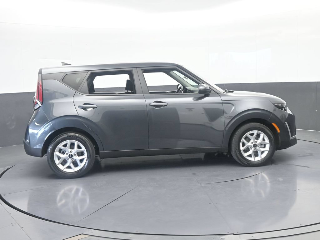 Used 2024 Kia Soul LX w/ Option Group 015 FWD image 7