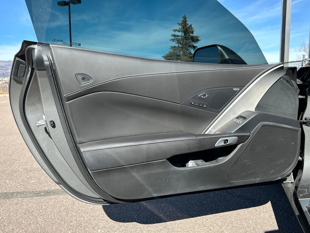 Used 2016 Chevrolet Corvette Z06 w/ 3LZ Preferred Equipment Group image 26