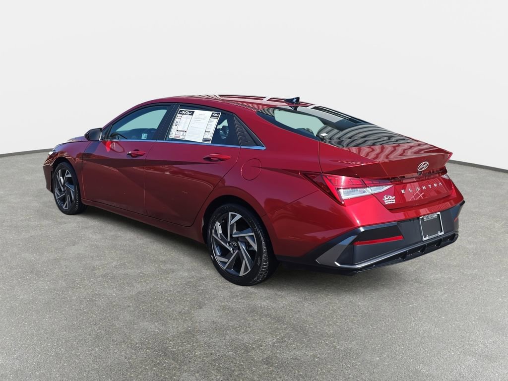 Certified 2024 Hyundai Elantra SEL w/ Convenience Package FWD image 7